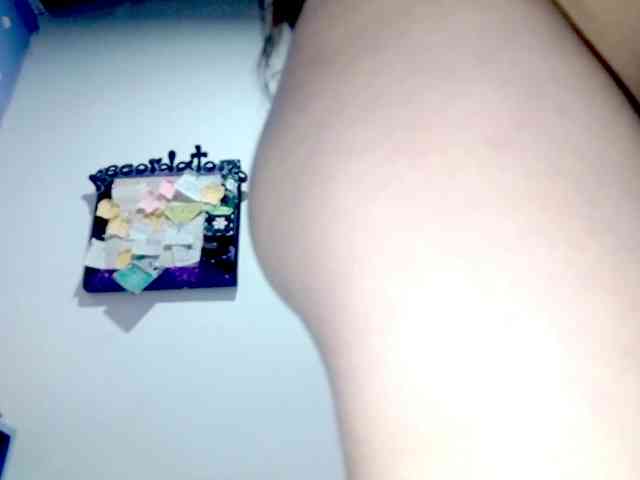 PetiteIvoryqueens webcam