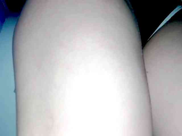 PetiteIvoryqueens webcam