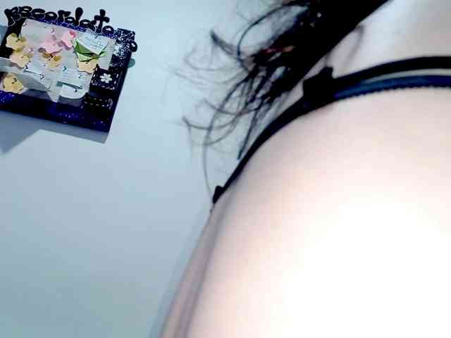 PetiteIvoryqueens webcam