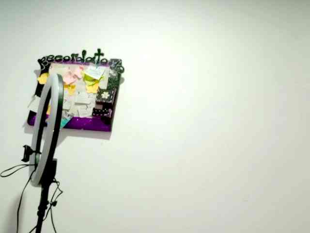 PetiteIvoryqueens webcam