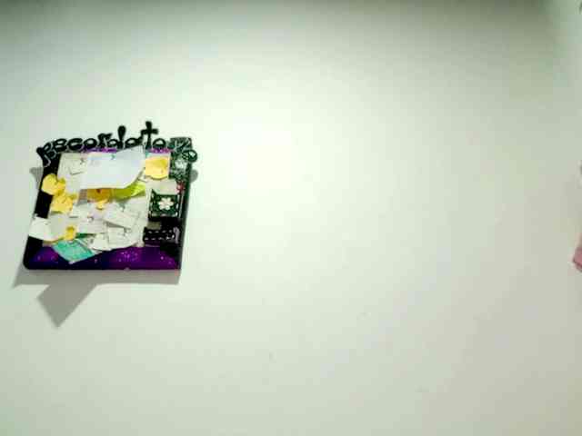 PetiteIvoryqueens webcam