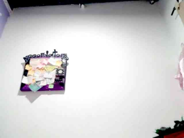 PetiteIvoryqueens webcam