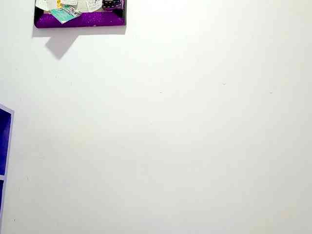 PetiteIvoryqueens webcam