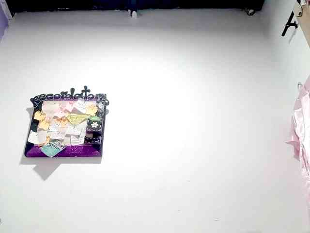 PetiteIvoryqueens webcam