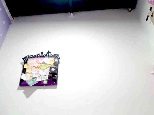 PetiteIvoryqueens webcam