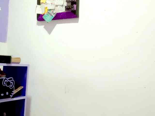 PetiteIvoryqueens webcam