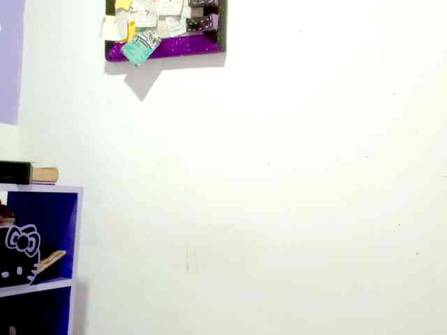 PetiteIvoryqueens webcam
