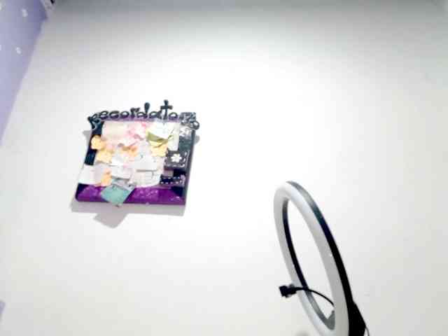 PetiteIvoryqueens webcam