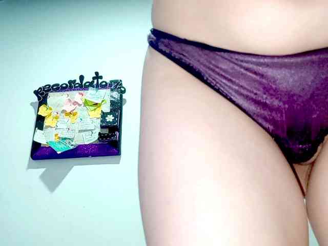 PetiteIvoryqueens