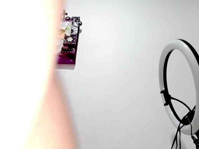 PetiteIvoryqueens webcam