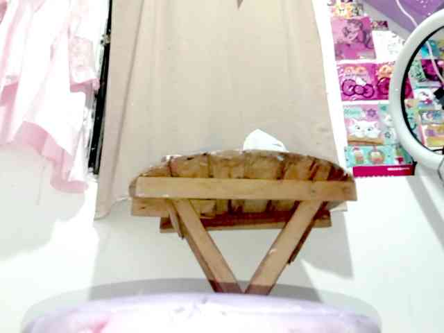 PetiteIvoryqueens webcam