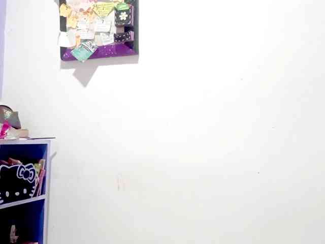 PetiteIvoryqueens webcam