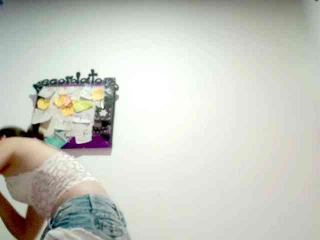 PetiteIvoryqueens webcam