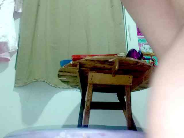 PetiteIvoryqueens webcam