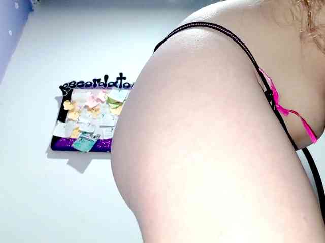 PetiteIvoryqueens webcam