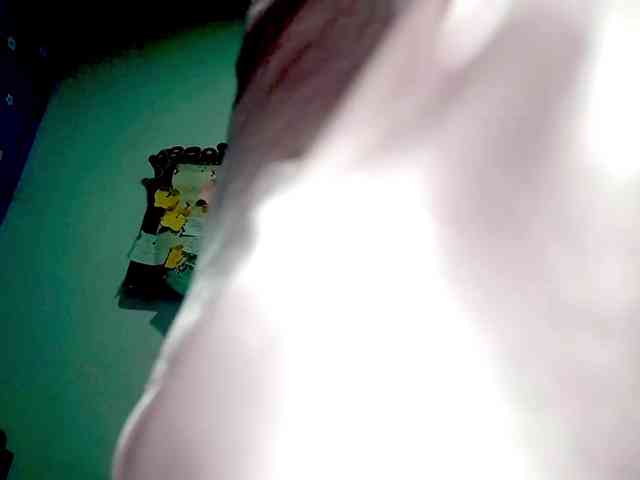 PetiteIvoryqueens webcam