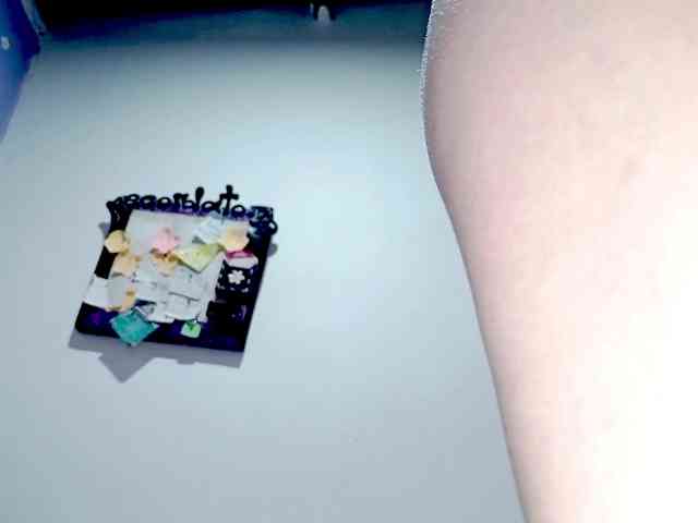 PetiteIvoryqueens webcam