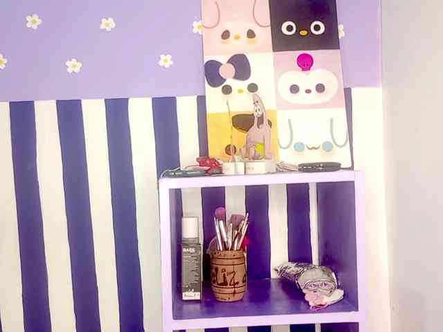 PetiteIvoryqueens webcam