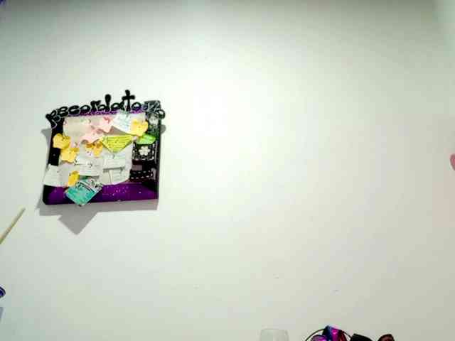 PetiteIvoryqueens webcam