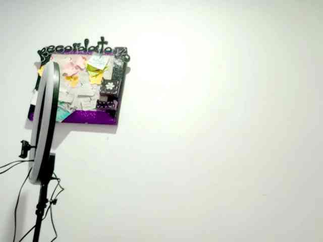 PetiteIvoryqueens webcam