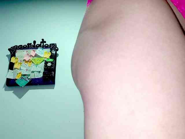 PetiteIvoryqueens webcam