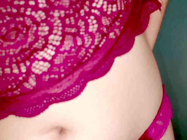 PetiteIvoryqueens webcam