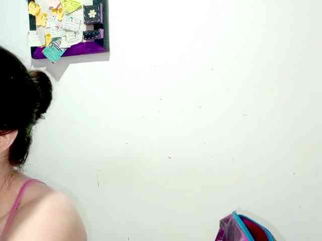 PetiteIvoryqueens webcam