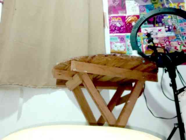 PetiteIvoryqueens webcam