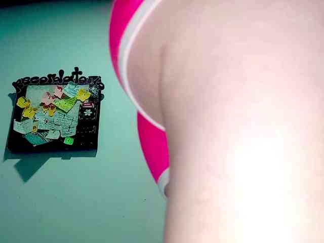 PetiteIvoryqueens webcam