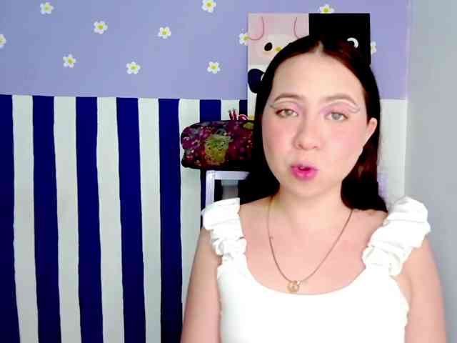 PetiteIvoryqueens webcam