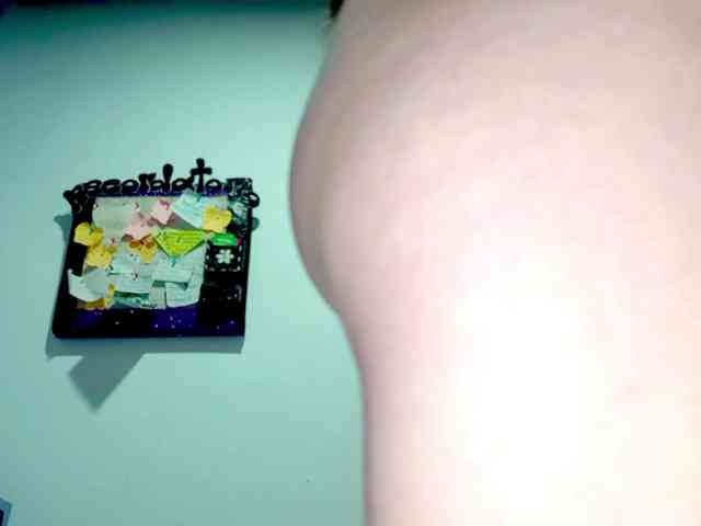 PetiteIvoryqueens webcam