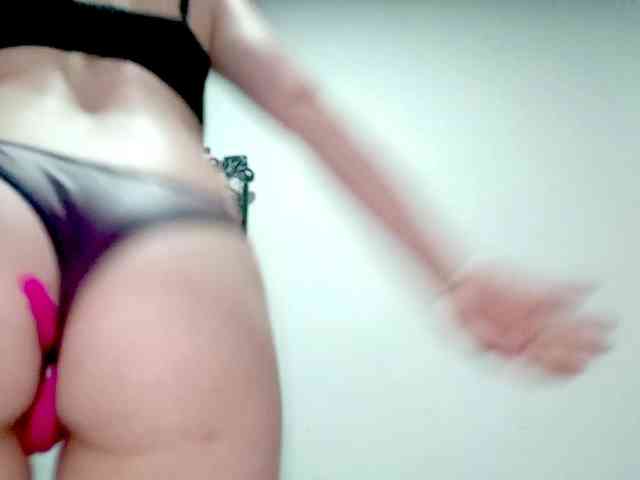 PetiteIvoryqueens webcam