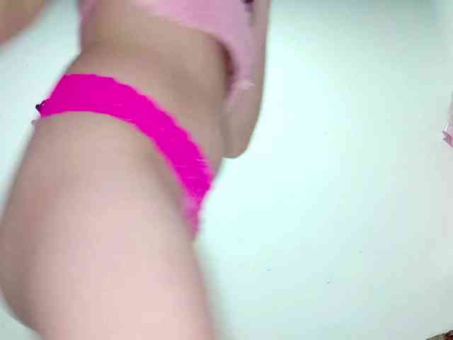 PetiteIvoryqueens webcam