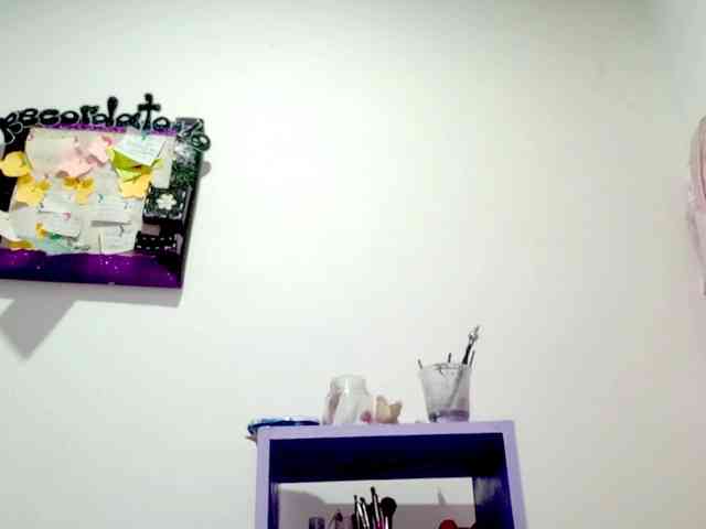 PetiteIvoryqueens webcam