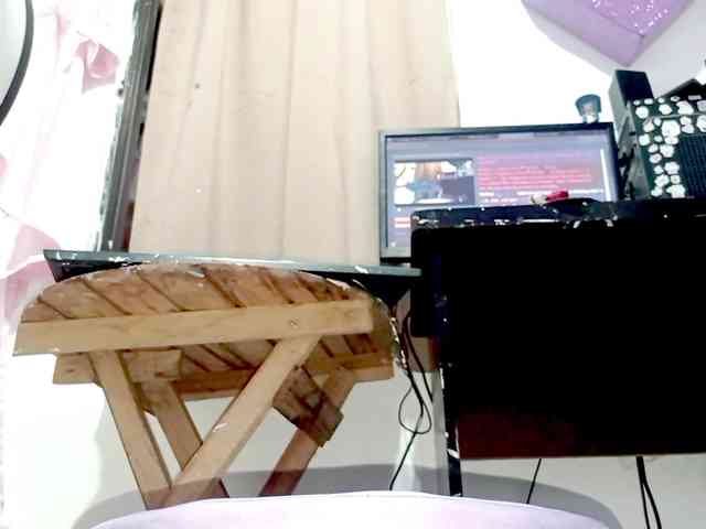 PetiteIvoryqueens webcam