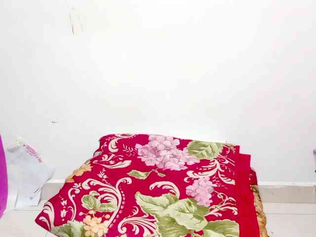 PetiteIvoryqueens webcam