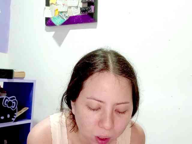PetiteIvoryqueens webcam