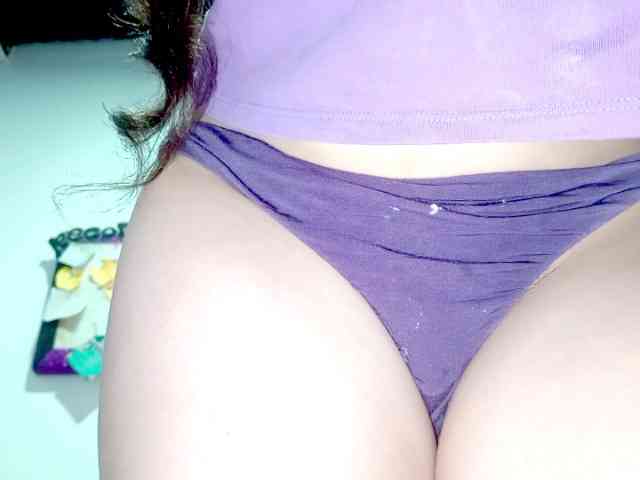PetiteIvoryqueens webcam