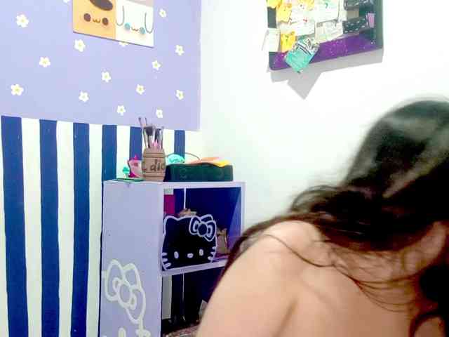 PetiteIvoryqueens webcam