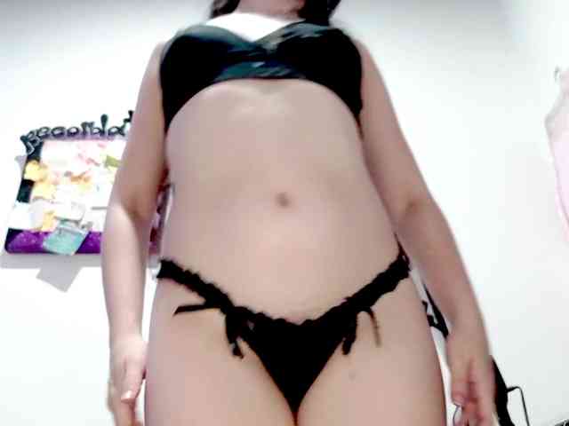 PetiteIvoryqueens webcam