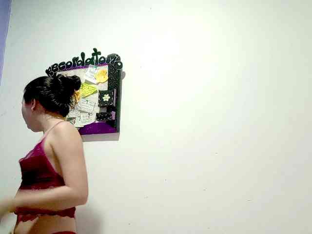 PetiteIvoryqueens webcam