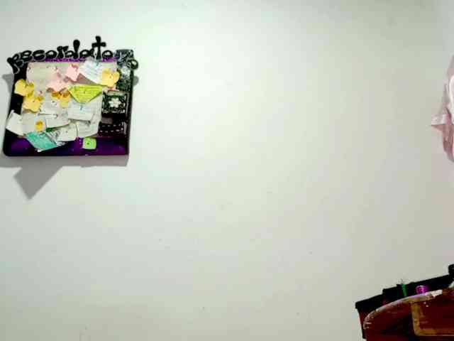 PetiteIvoryqueens webcam