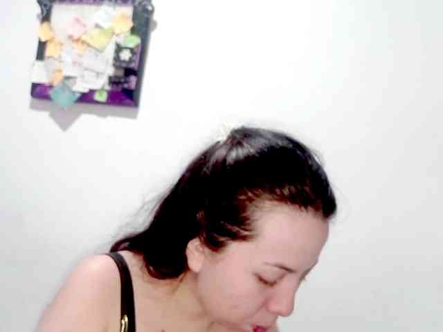 PetiteIvoryqueens webcam