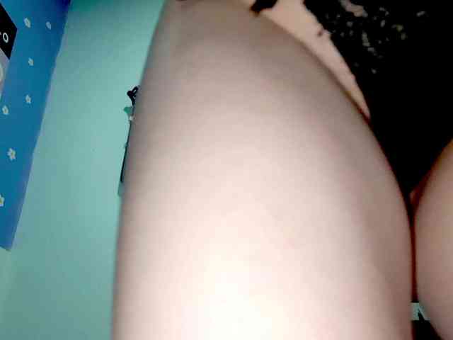 PetiteIvoryqueens webcam