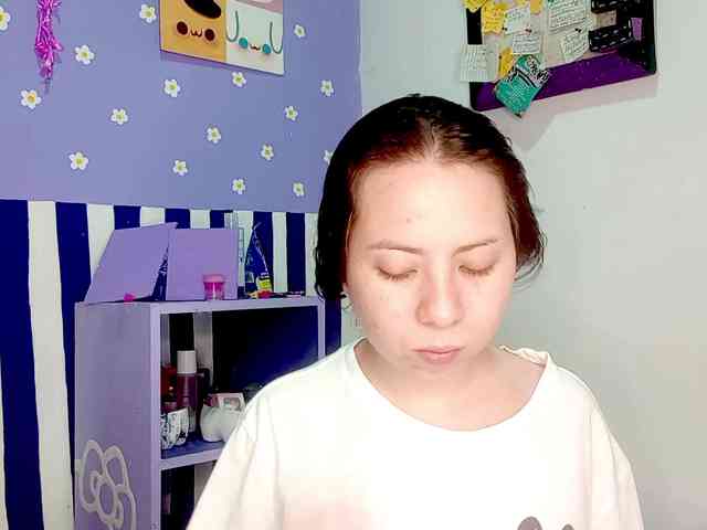 PetiteIvoryqueens webcam