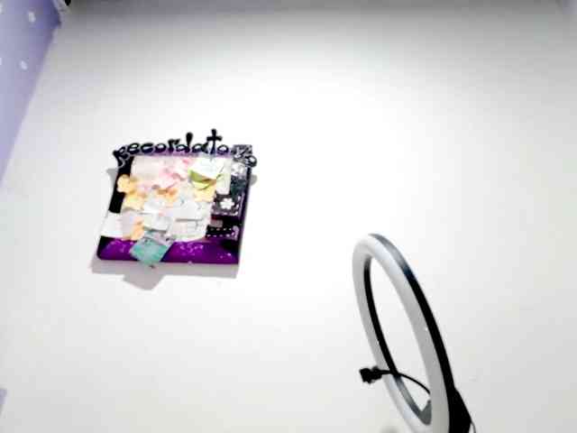 PetiteIvoryqueens webcam