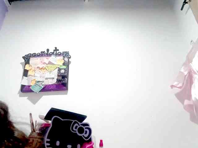 PetiteIvoryqueens webcam