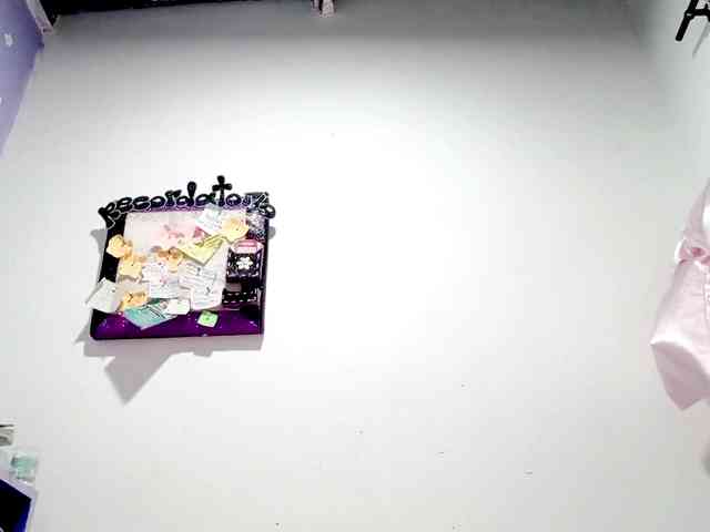 PetiteIvoryqueens webcam