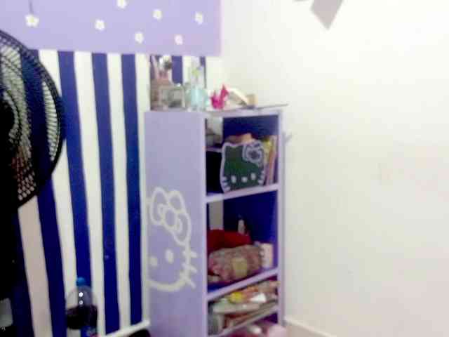 PetiteIvoryqueens webcam