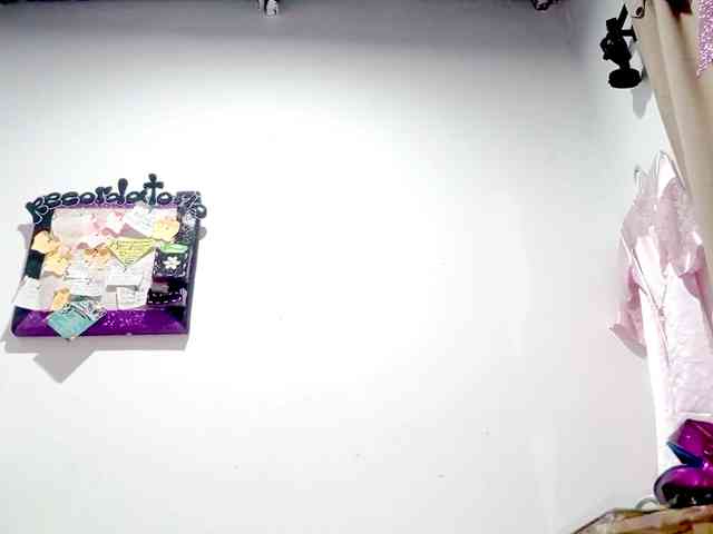 PetiteIvoryqueens webcam